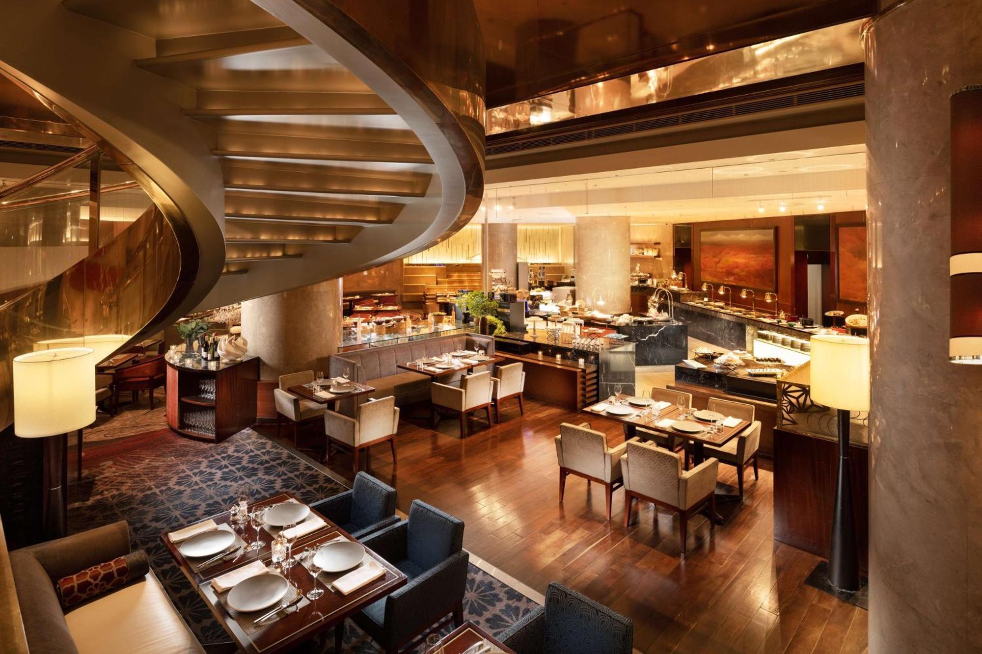 Hilton 酒店