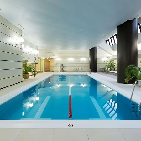 Hilton Tokyo Hotel Exterior photo Swimming pool