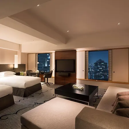 Hilton Tokyo Hotel Exterior photo Deluxe Suite