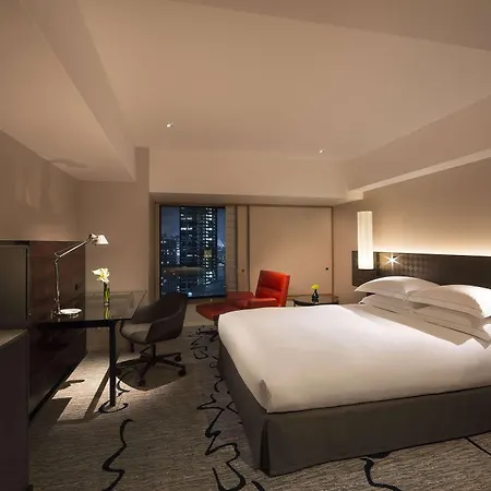 Hilton Tokyo Hotel Exterior photo Deluxe King